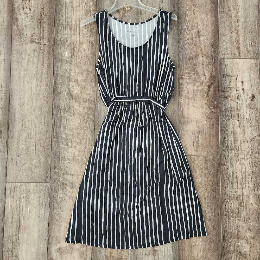 Liz Lange Maternity dress, size Medium